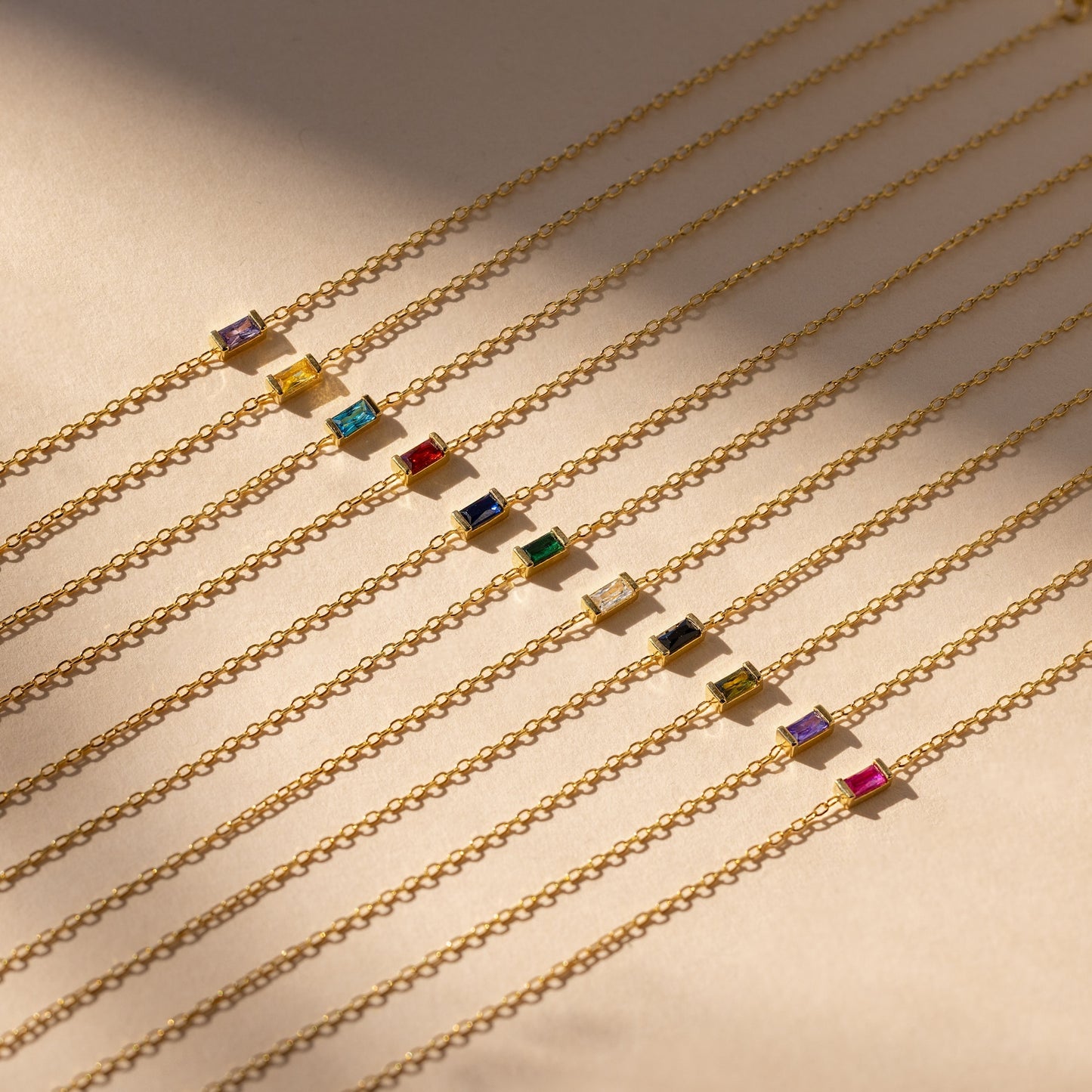 Pulsera con piedras de nacimiento de talla baguette