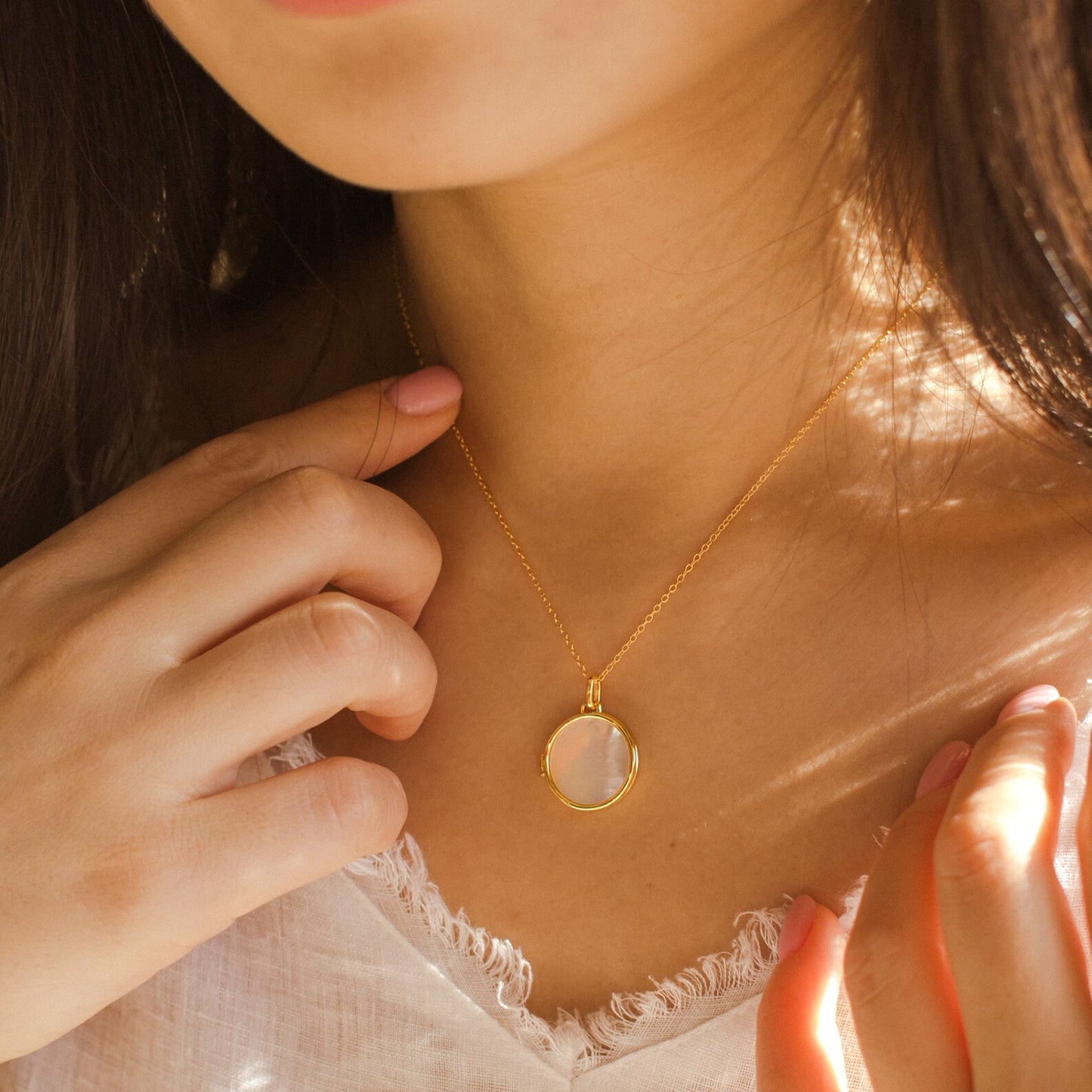 Collares con medallón de amor sin fin