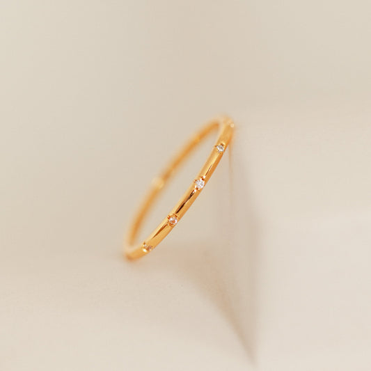 Bague Saupoudrée De Diamants 
